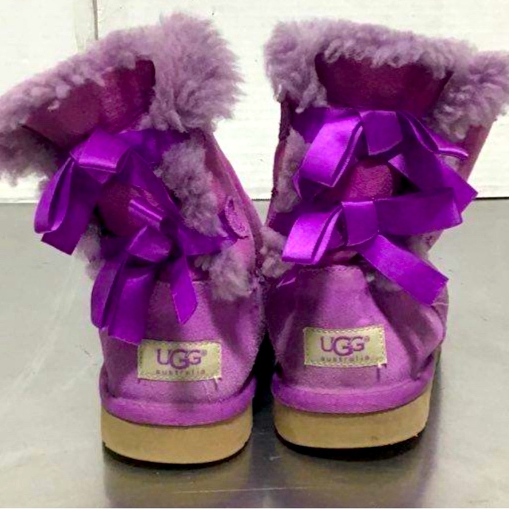 UGG BAILEY BOW II Classic Short Garnet Suede Girls Purple Boots Size 4